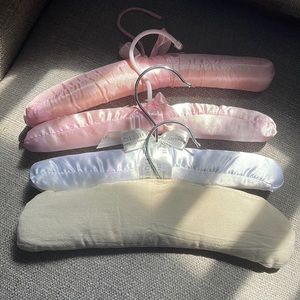 Toddler/ infant  hangers 4 piece